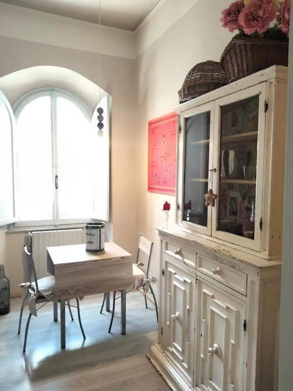 Appartamento Anita Lucca 0*,  Italien